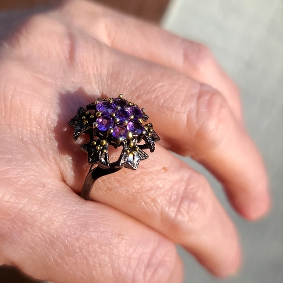 Stunning Amethyst Star .925 Syerling Ring sz 8.25 - Picture 5 of 10